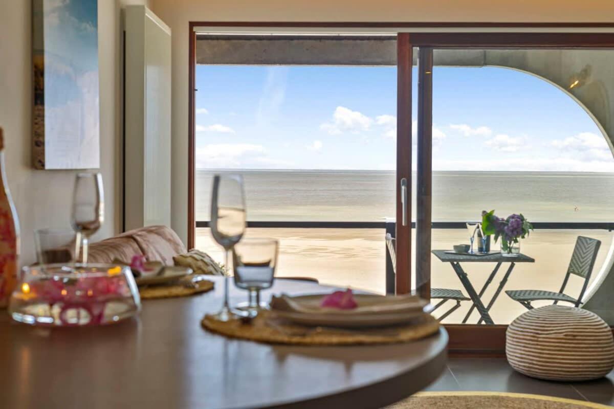 Huswell - Studio With Great Sea View On Terrace 크노케-하이스트 외부 사진